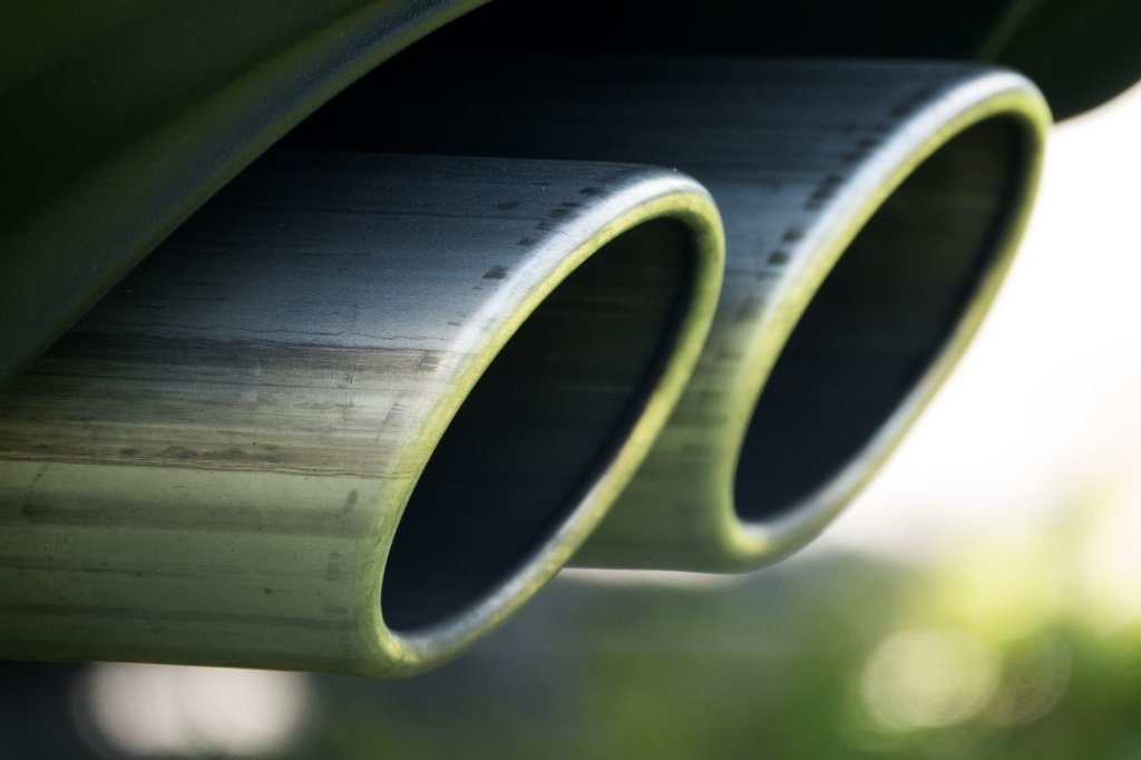 Custom Exhaust Kit Builder's Guide: Pipe Diameter, Bends, and Mufflers